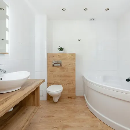 بيت للعطل Bursztynek Zadaszony I Podgrzewany Basen - 3 Sypialnie 6-8 Osob ريفال