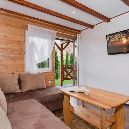 بيت للعطل Bursztynek Zadaszony I Podgrzewany Basen - 3 Sypialnie 6-8 Osob ريفال