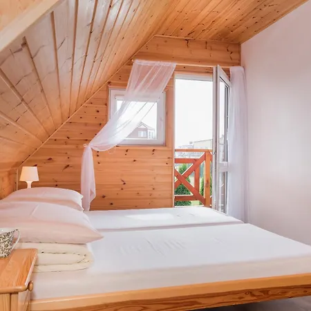 Bursztynek Zadaszony I Podgrzewany Basen - 3 Sypialnie 6-8 Osob