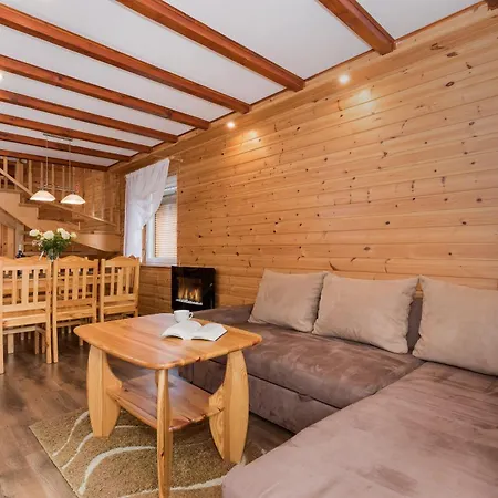 Holiday home Bursztynek Zadaszony I Podgrzewany Basen - 3 Sypialnie 6-8 Osob