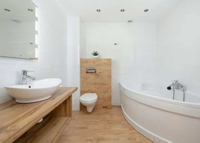 펜션 Bursztynek Zadaszony I Podgrzewany Basen - 3 Sypialnie 6-8 Osob 레왈