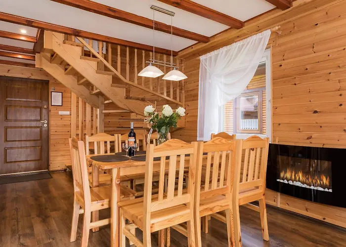 Bursztynek Zadaszony I Podgrzewany Basen - 3 Sypialnie 6-8 Osob 펜션 *