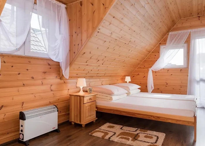 펜션 Bursztynek Zadaszony I Podgrzewany Basen - 3 Sypialnie 6-8 Osob *